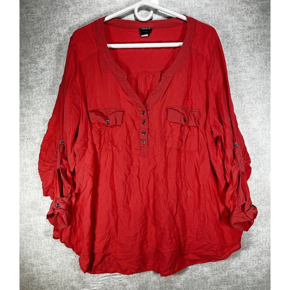 Torrid  1/4 Button Womans 3/4 Tab Sleeve Top Coral Size 3 Rayon